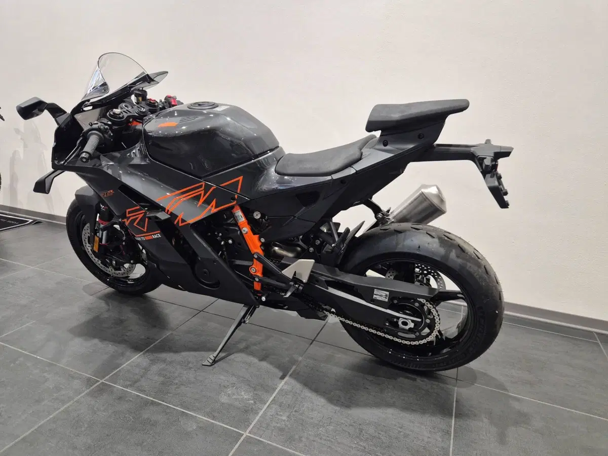 KTM 990 RC R (2026) (3)