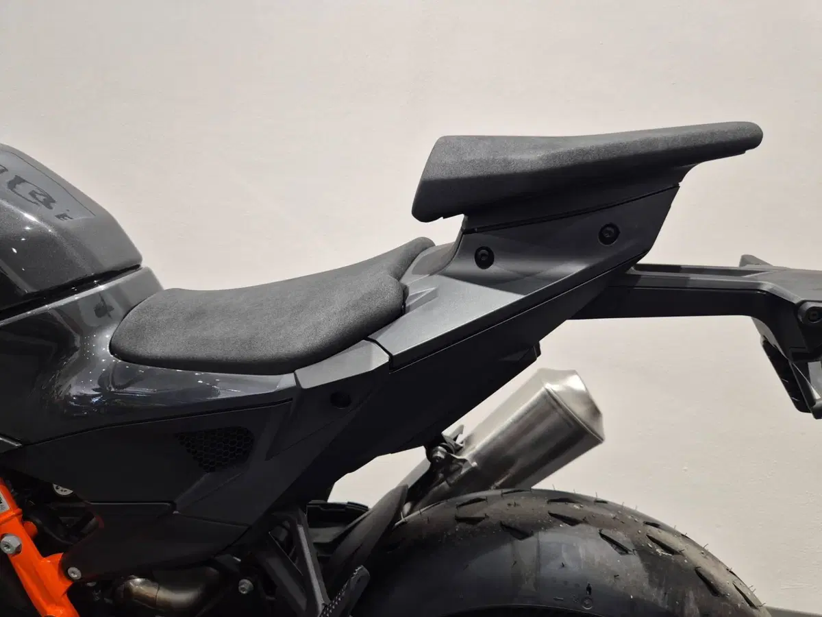 KTM 990 RC R (2026) (12)