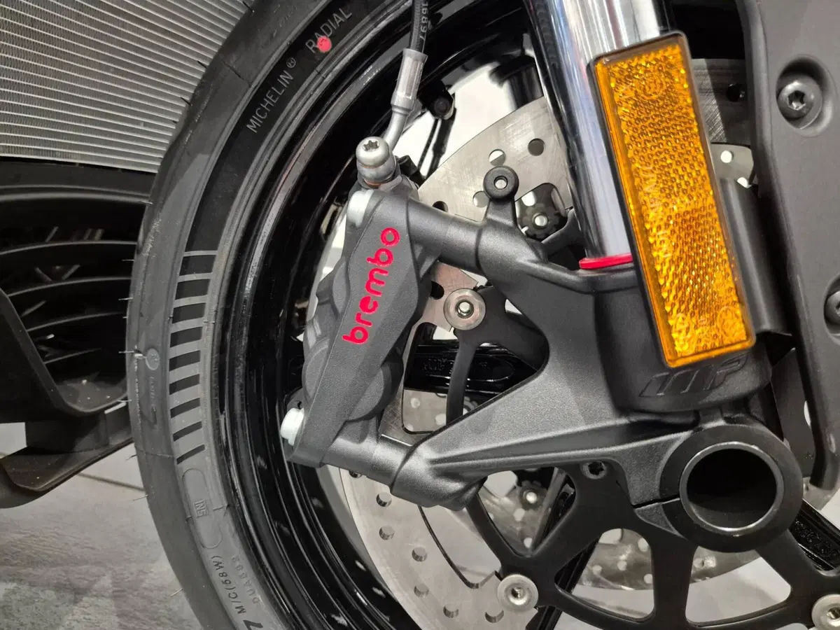 KTM 990 RC R (2026) (17)