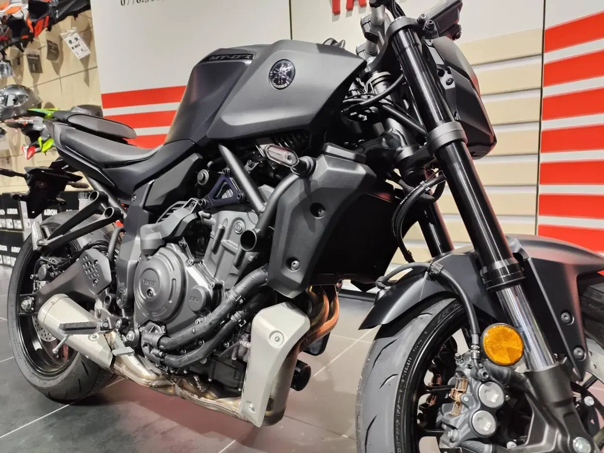 Yamaha MT-07 Y-AMT (2025 - 26) (3)