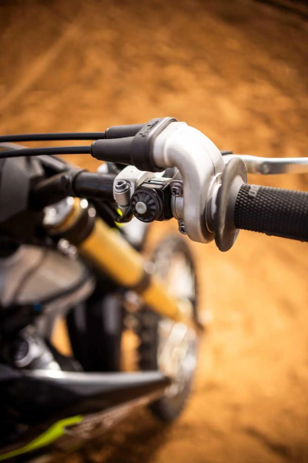Triumph aggiorna la moto campione del mondo, la TF 250-X 2027 (27)
