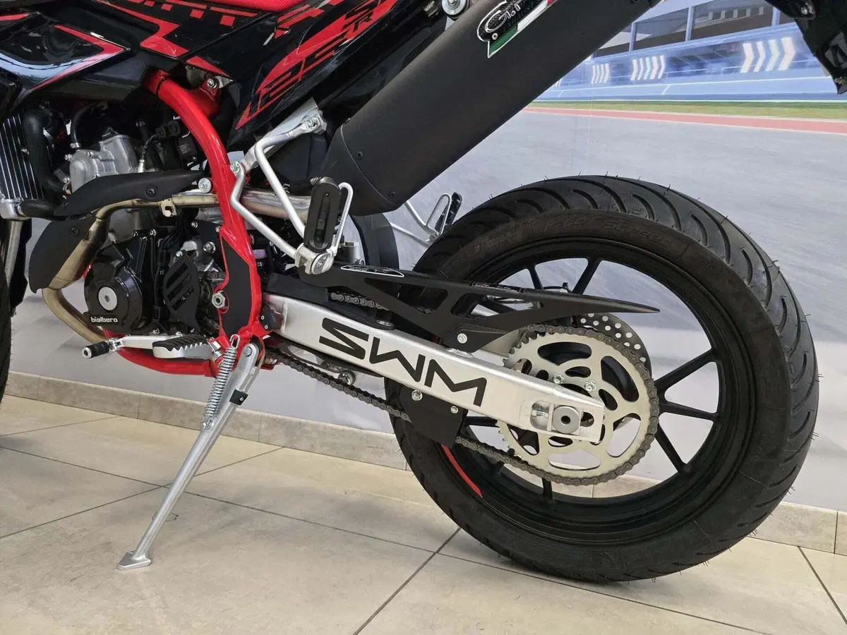 Swm SM 125 R (2025 - 26) (11)