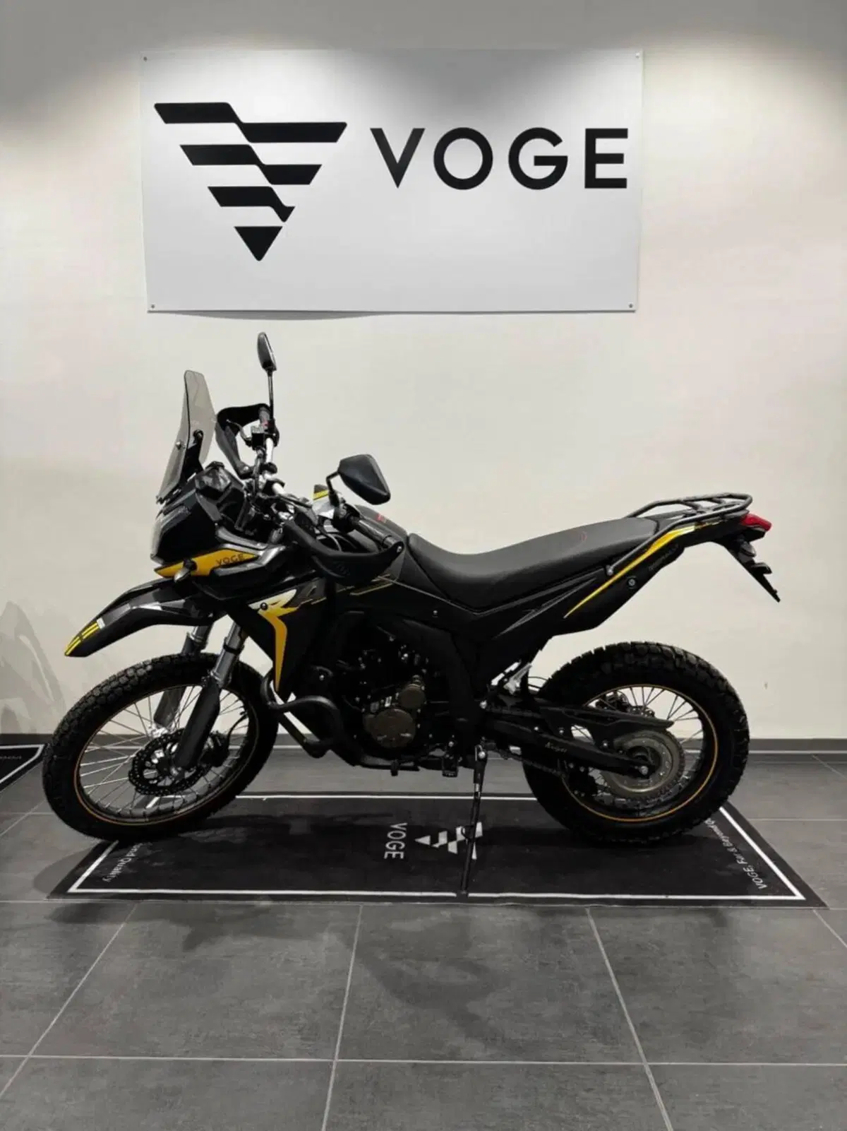 Voge 300 GY Rally (2022) (2)