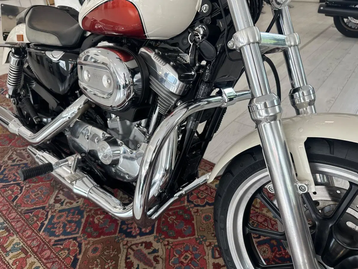 Harley-Davidson 883 SuperLow (2010 - 16) - XL 883L (9)