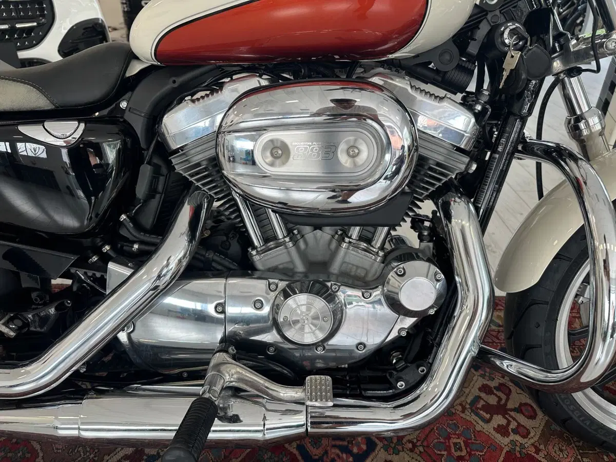 Harley-Davidson 883 SuperLow (2010 - 16) - XL 883L (5)