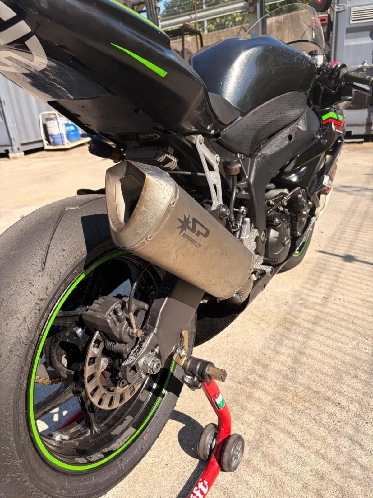Kawasaki Ninja 600 ZX-6R (2009 - 16) (2)