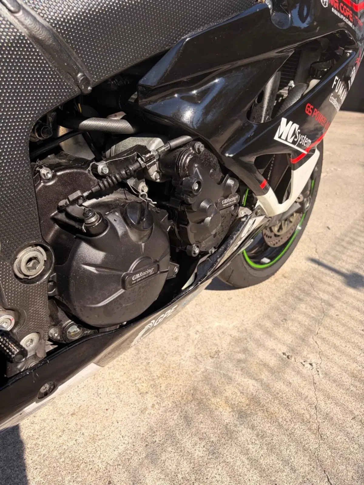 Kawasaki Ninja 600 ZX-6R (2009 - 16) (3)