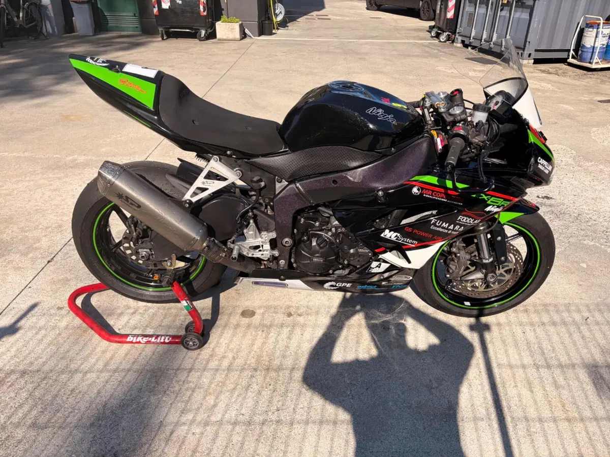 Kawasaki Ninja 600 ZX-6R (2009 - 16) (12)