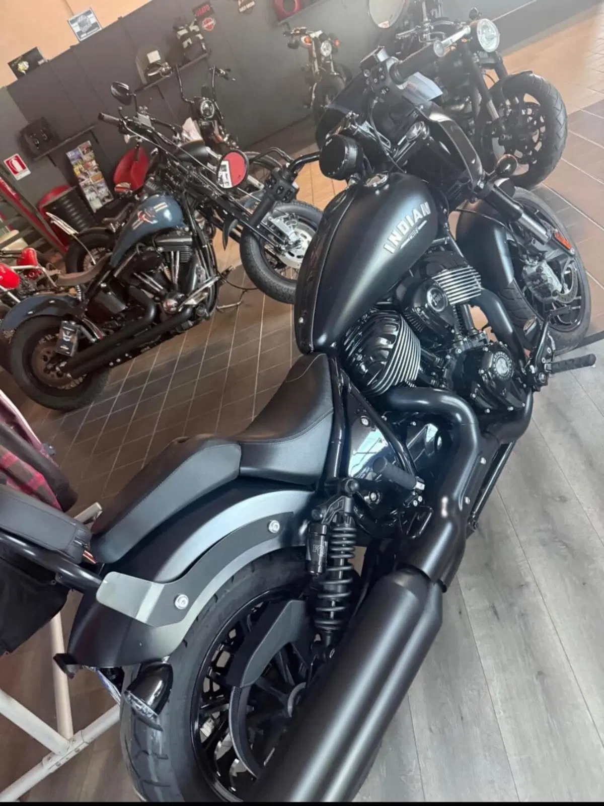 Indian Chief 1890 Bobber Dark Horse (2021 - 26) (2)