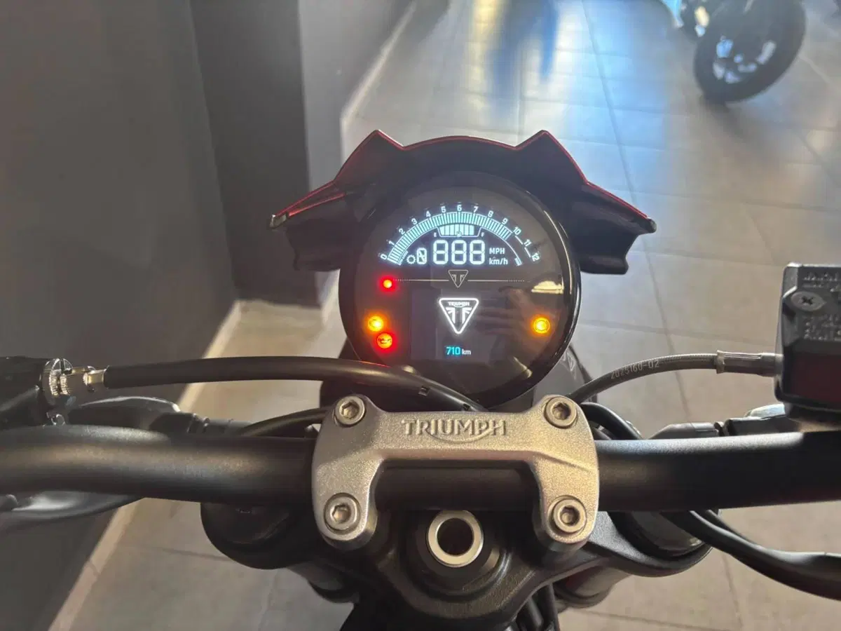Triumph Trident 800 (2026) (7)