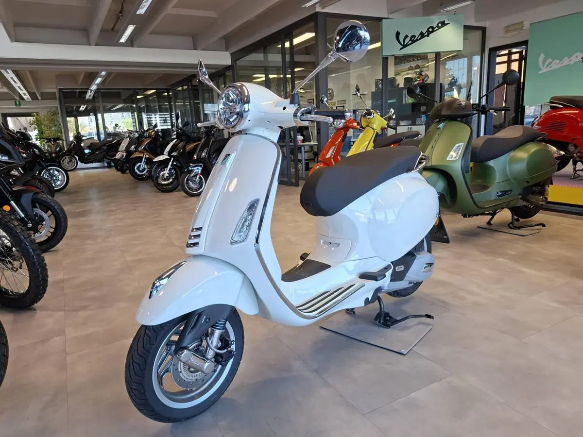 Vespa Primavera 125 (2026) (2)