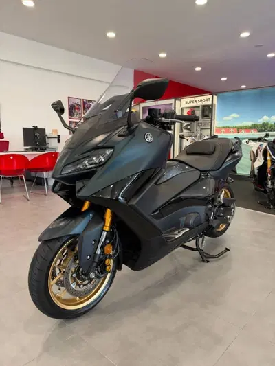 Yamaha T-Max 560 Tech Max (2022 - 24) usata