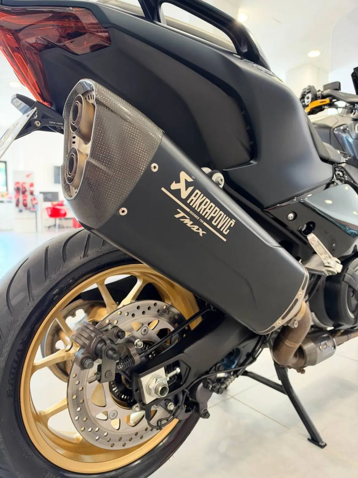 Yamaha T-Max 560 Tech Max (2022 - 24) (16)