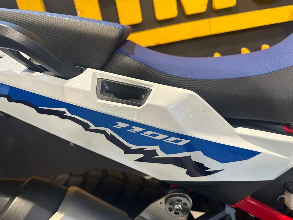 Honda Africa Twin CRF 1100L ES (2024 - 26) (9)