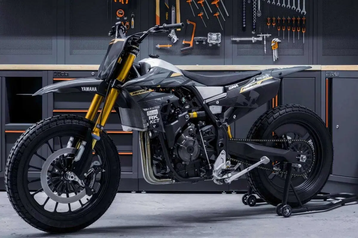 La Ténéré 700 da flat track perde 47 kg, ma ha senso?