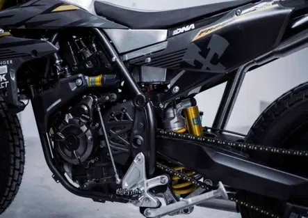 La Ténéré 700 da flat track perde 47 kg, ma ha senso?