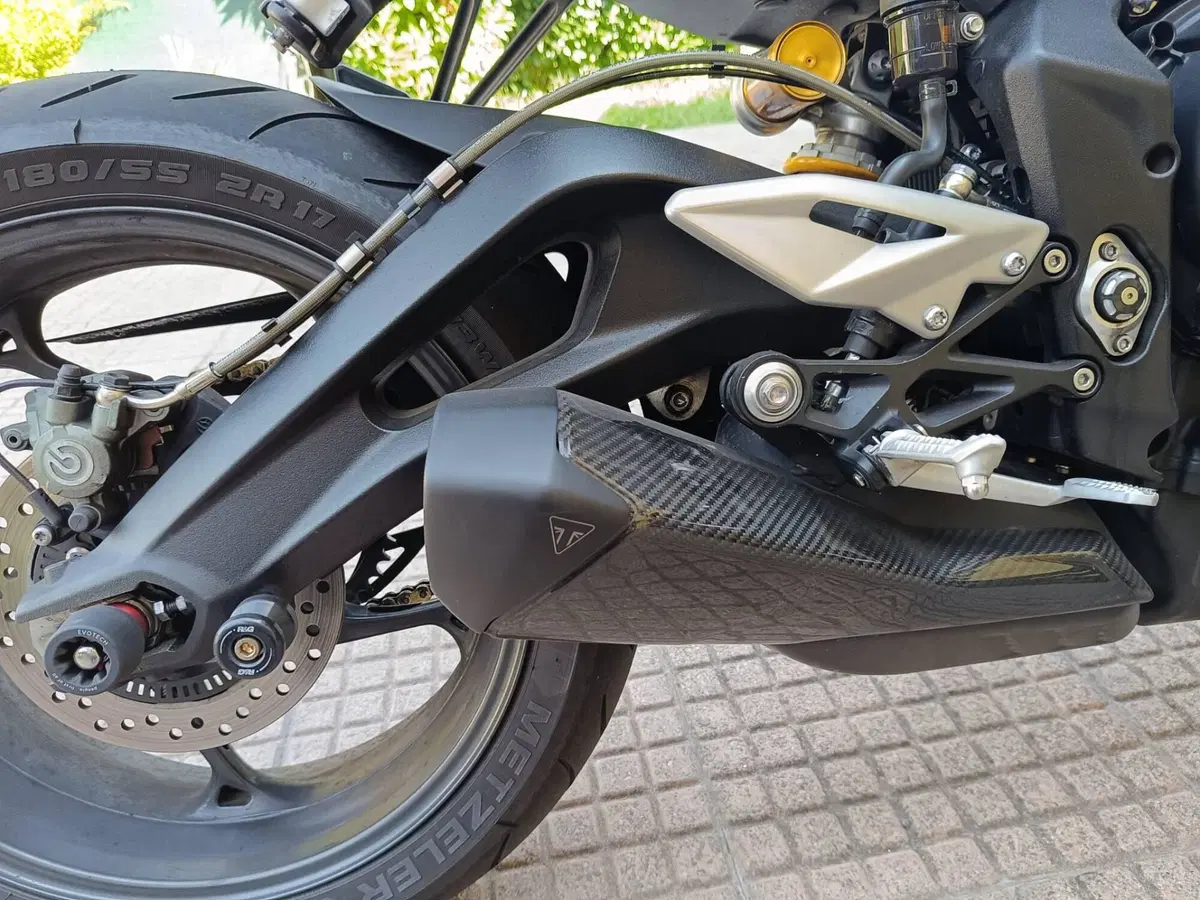 Triumph Street Triple 765 RS (2023 - 26) (5)