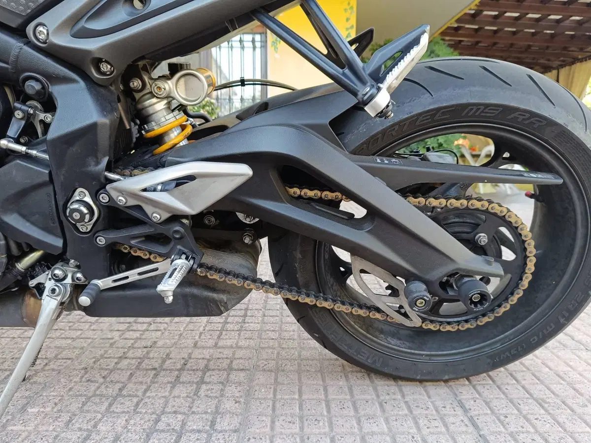 Triumph Street Triple 765 RS (2023 - 26) (9)