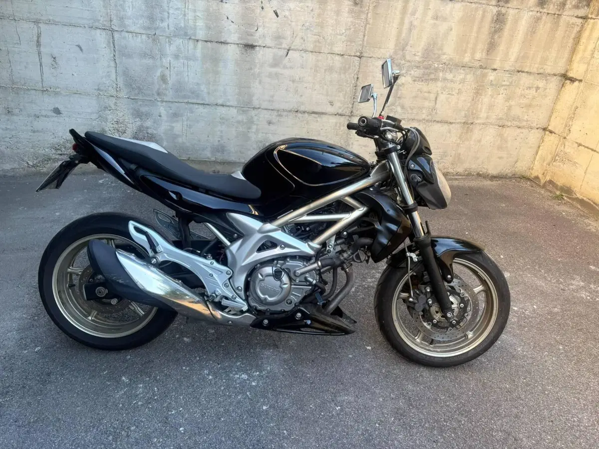Suzuki Gladius 650 SFV (2009 - 15)