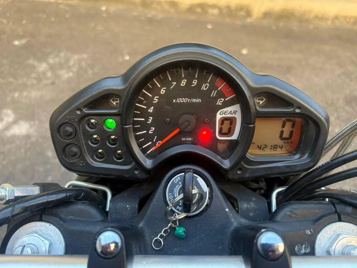 Suzuki Gladius 650 SFV (2009 - 15) (2)