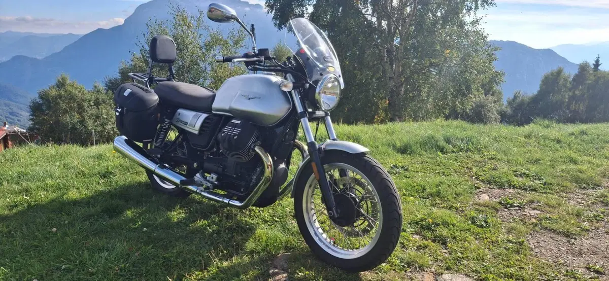 Moto Guzzi V7 III Special (2017 - 20) (3)
