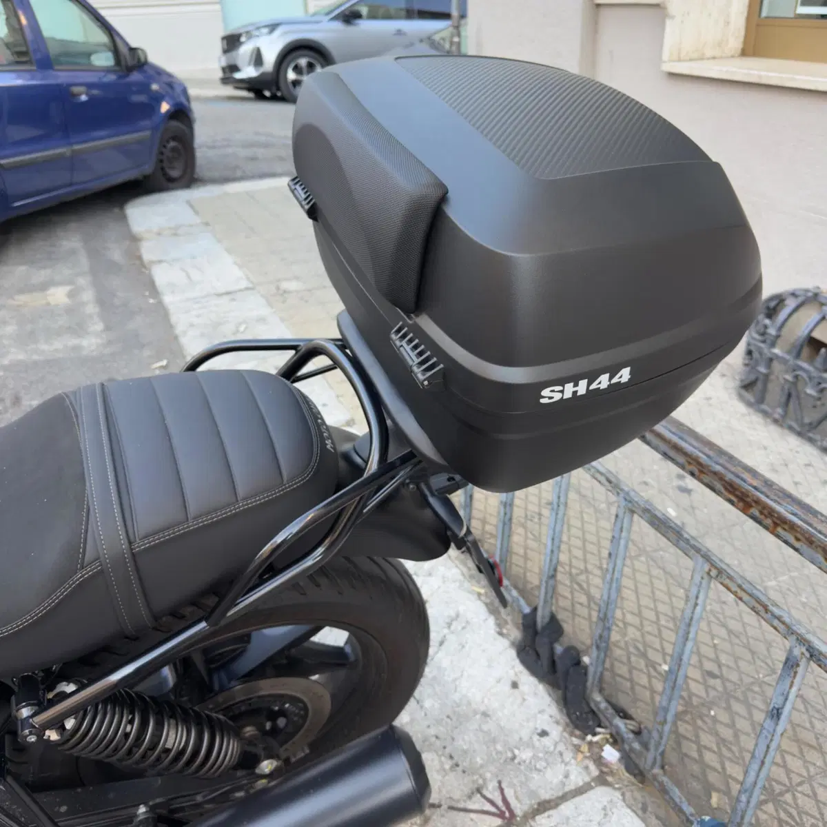 Moto Guzzi V7 Stone (2021 - 24) (5)
