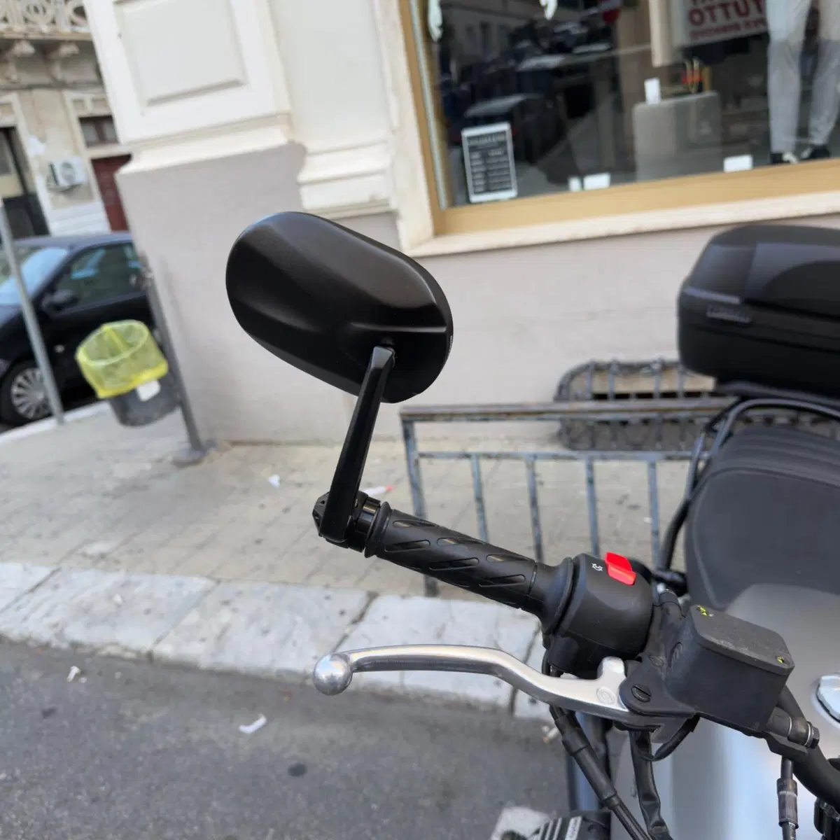 Moto Guzzi V7 Stone (2021 - 24) (3)