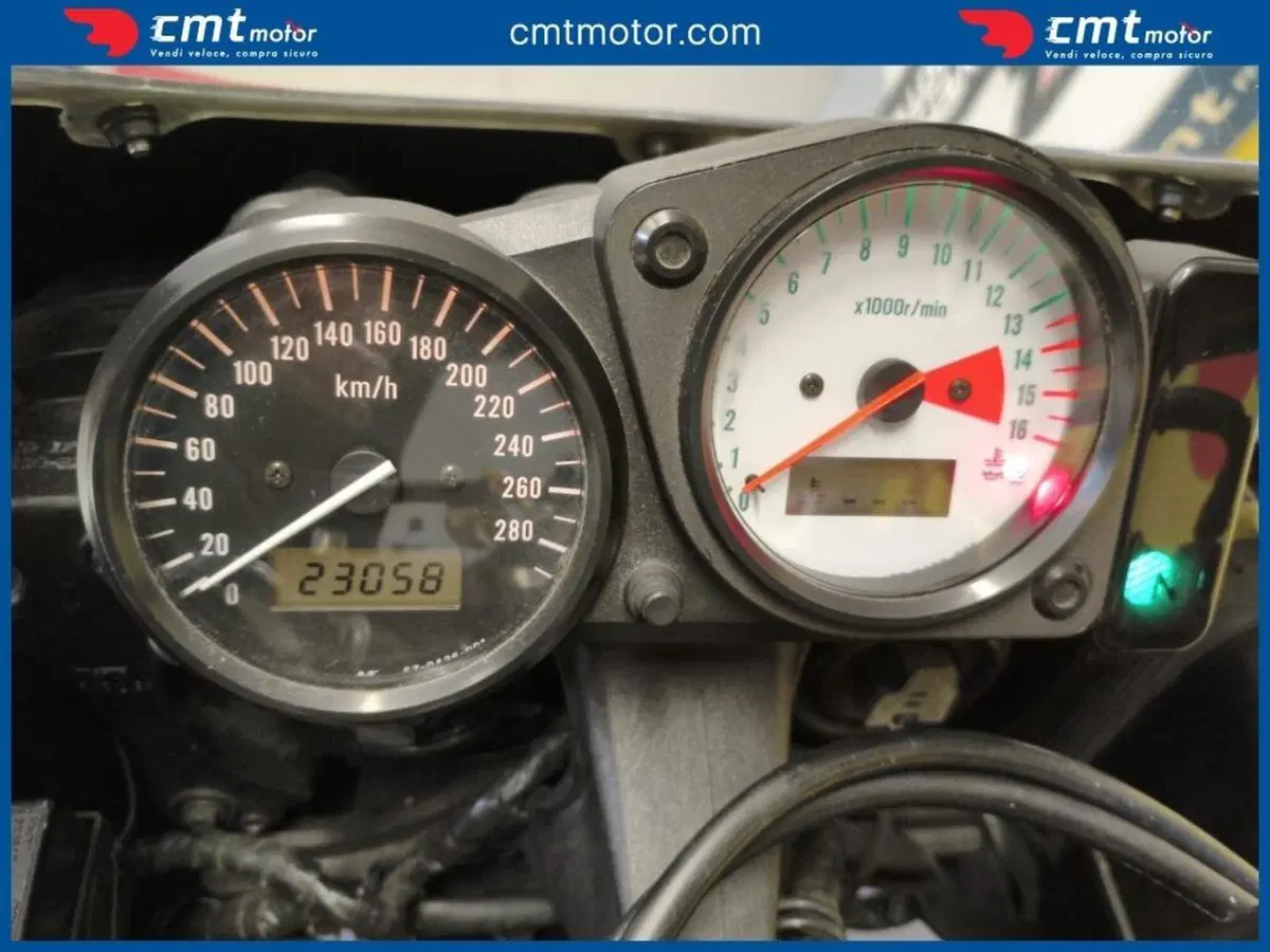 Suzuki GSX R 600 (1997 - 00) (8)