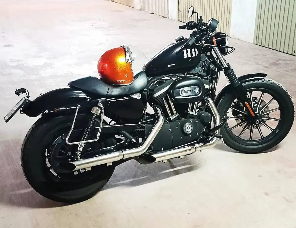Harley-Davidson 883 Iron (2009 - 11) - XL 883N