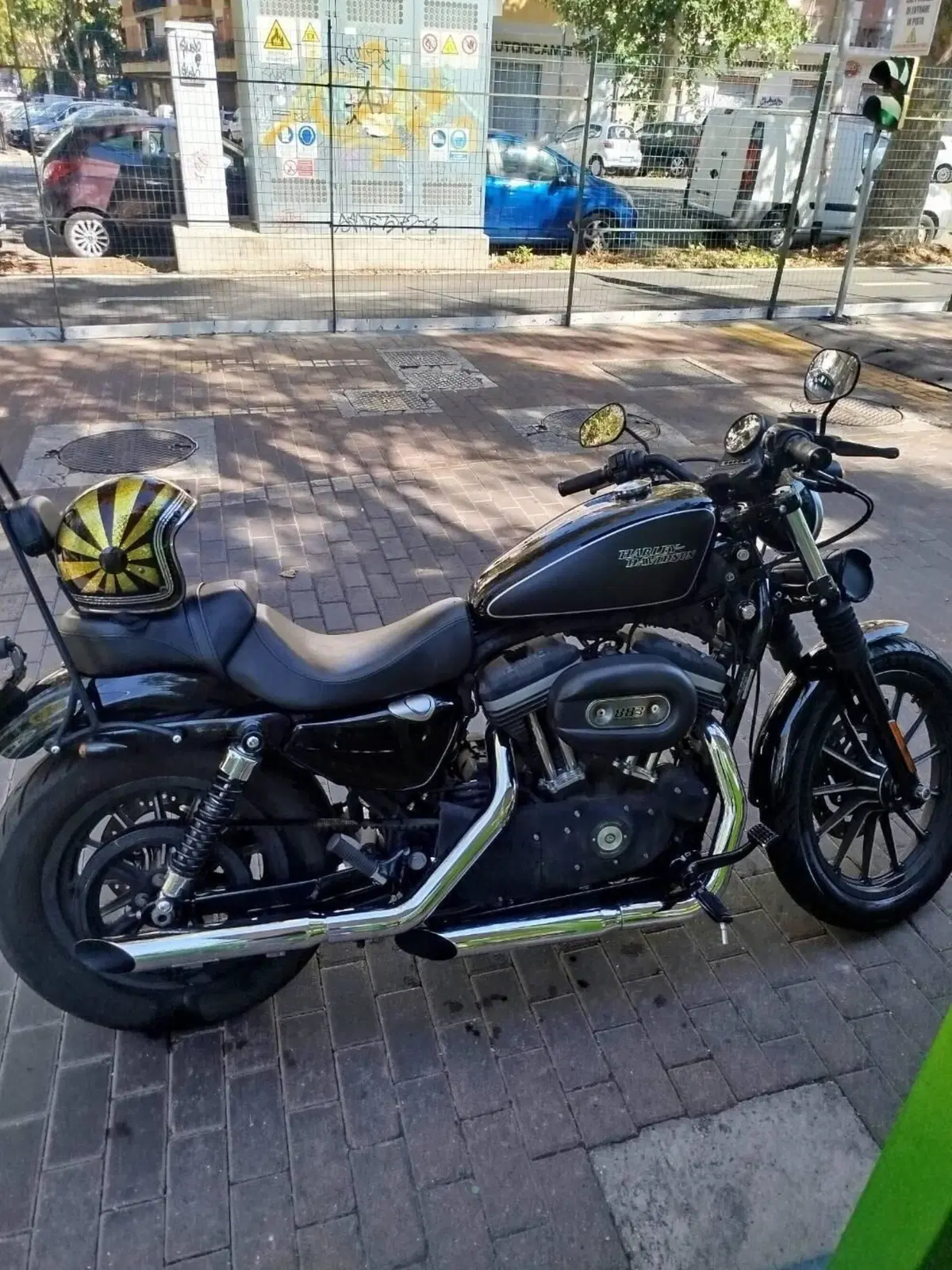 Harley-Davidson 883 Iron (2009 - 11) - XL 883N (2)
