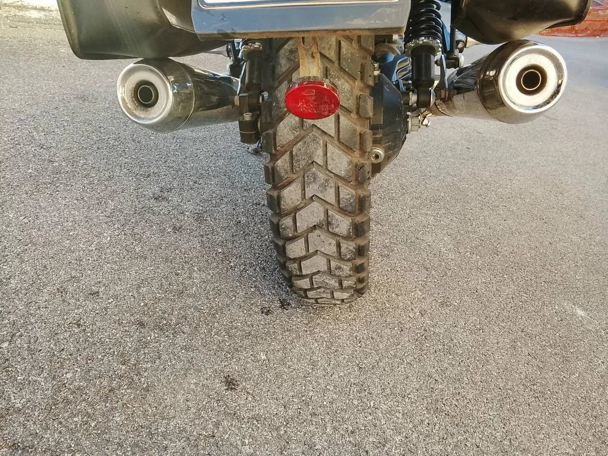 Moto Guzzi V7 II Stone (2015 - 17) (12)