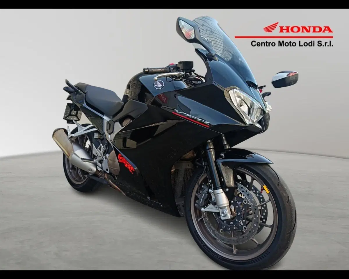 Honda VFR 800 F (2014 - 16) (2)