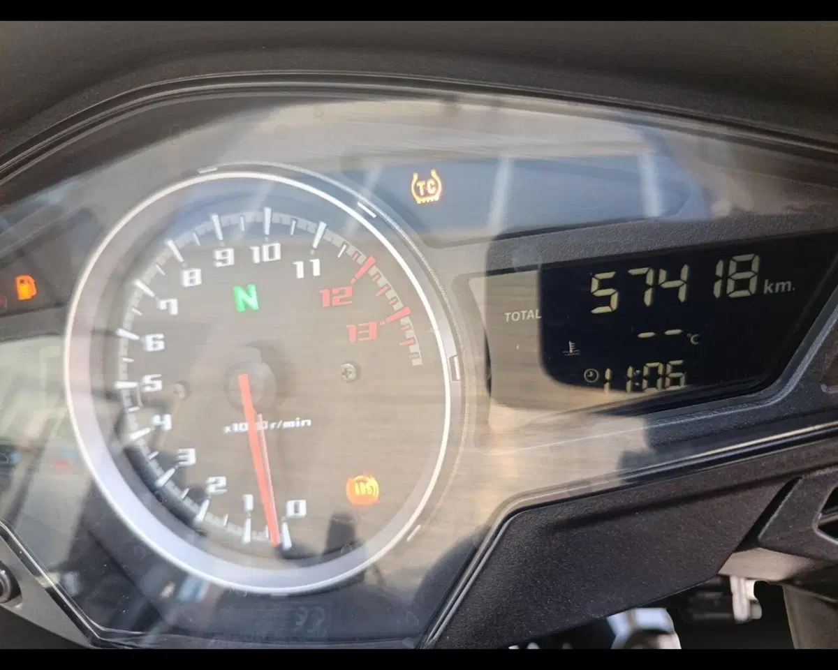 Honda VFR 800 F (2014 - 16) (5)