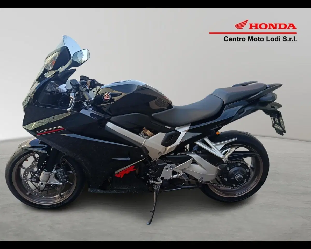 Honda VFR 800 F (2014 - 16) (3)