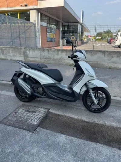 Piaggio Beverly 350 SportTouring ie ABS (2011 - 17) usata