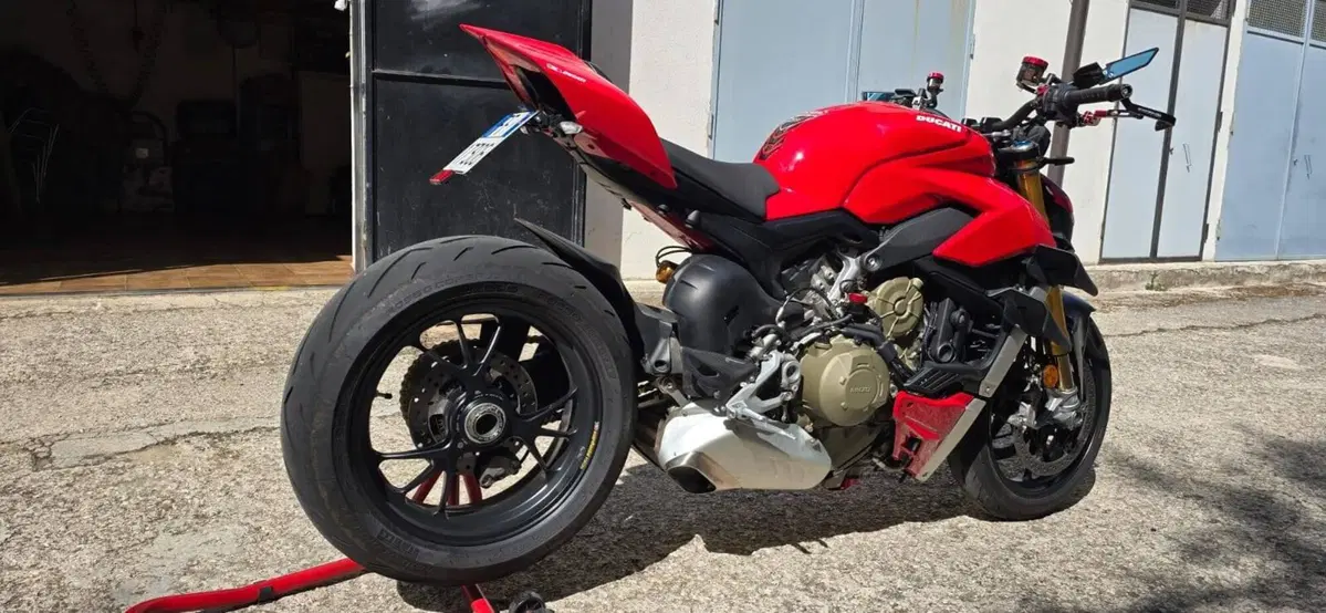 Ducati Streetfighter V4 S (2023 - 24) (4)