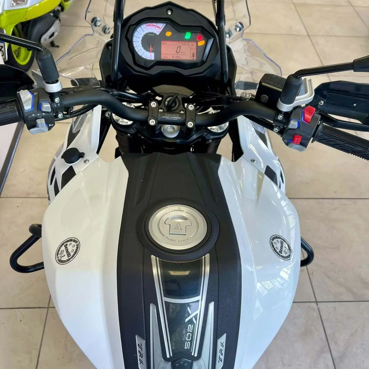 Benelli TRK 502 (2021 - 25) (3)