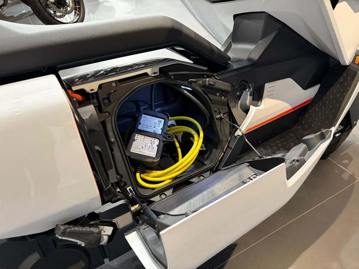 Bmw CE 04 (2021 - 25) (11)