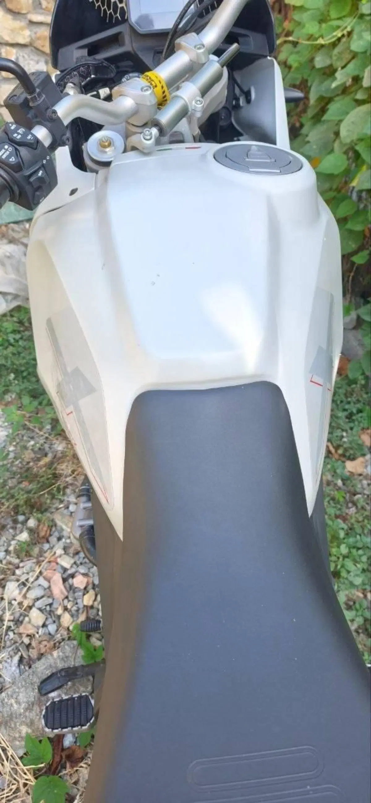 Ducati DesertX (2022 - 25) (9)