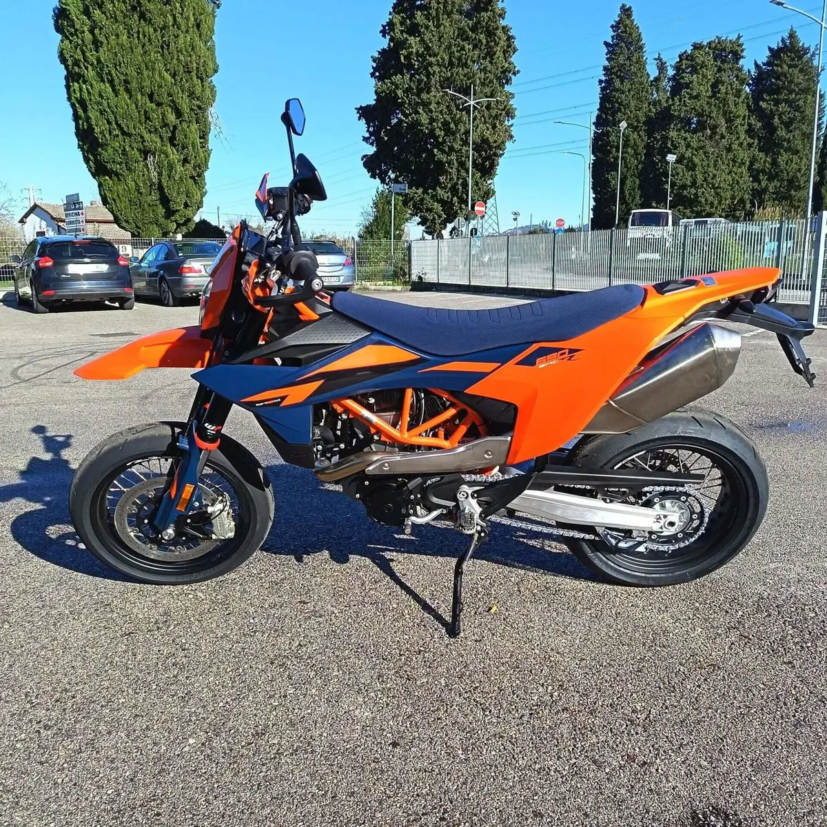 KTM 690 SMC R (2026 - 27) (8)