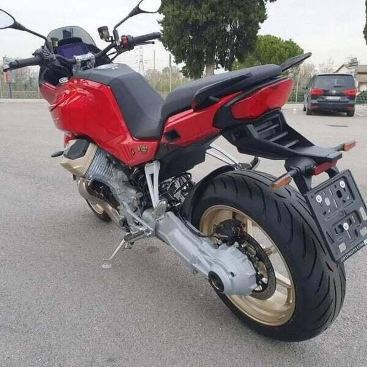 Moto Guzzi V100 Mandello (2025 - 26) (4)