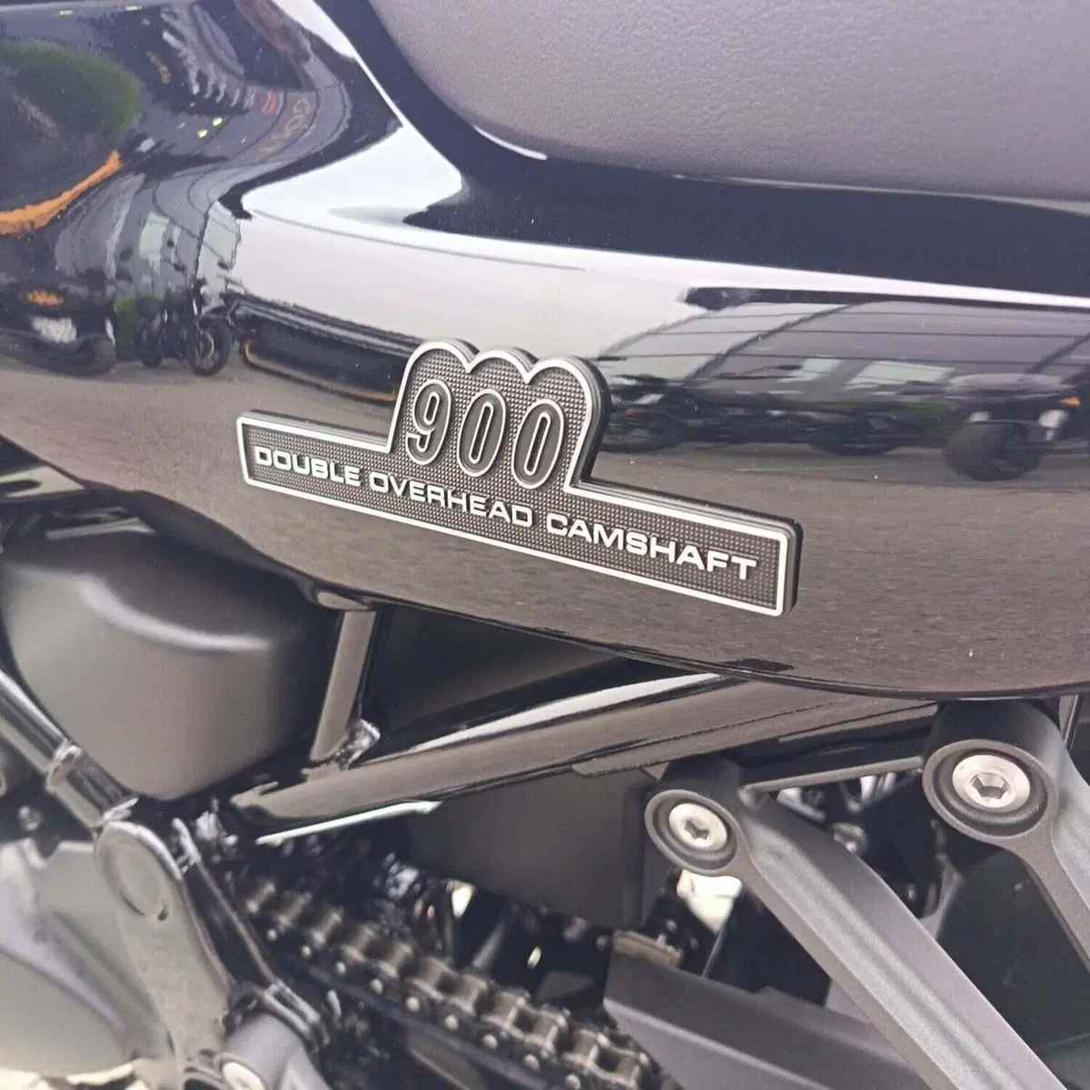 Kawasaki Z 900 RS Black Ball Edition (2026) (7)