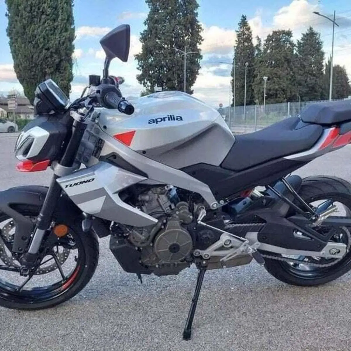 Aprilia Tuono 457 (2025 - 26) (7)
