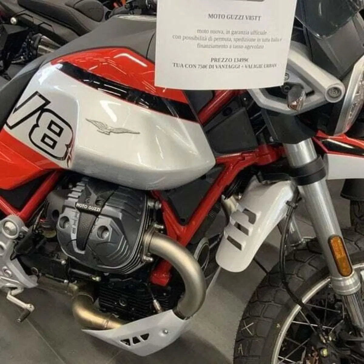 Moto Guzzi V85 TT (2024 - 26) (3)