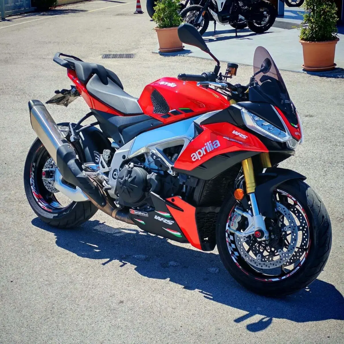 Aprilia Tuono V4 (2021 - 24) (5)