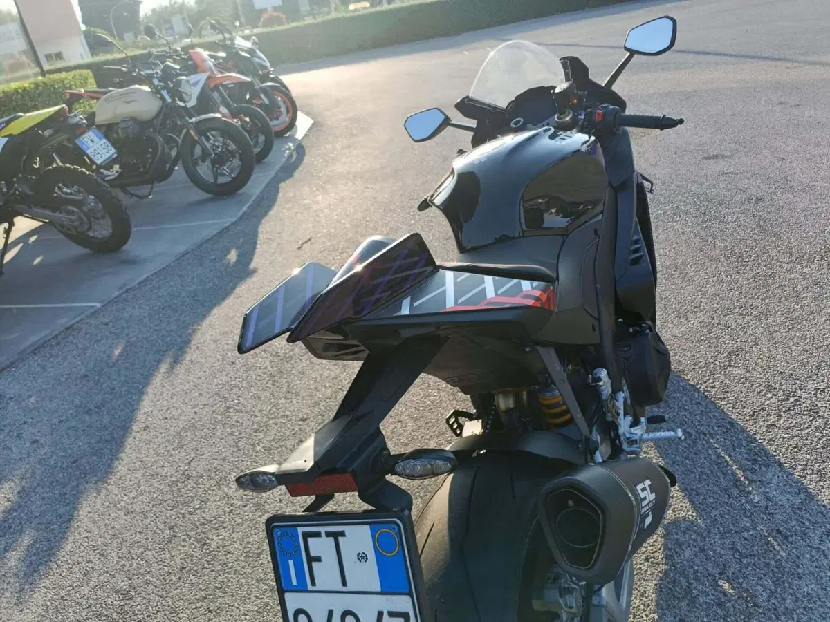Aprilia RSV4 1100 Factory (2025 - 26) (3)