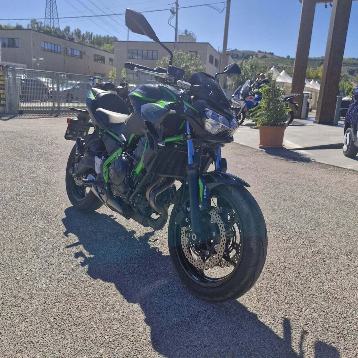 Kawasaki Z 650 (2025 - 26) (10)