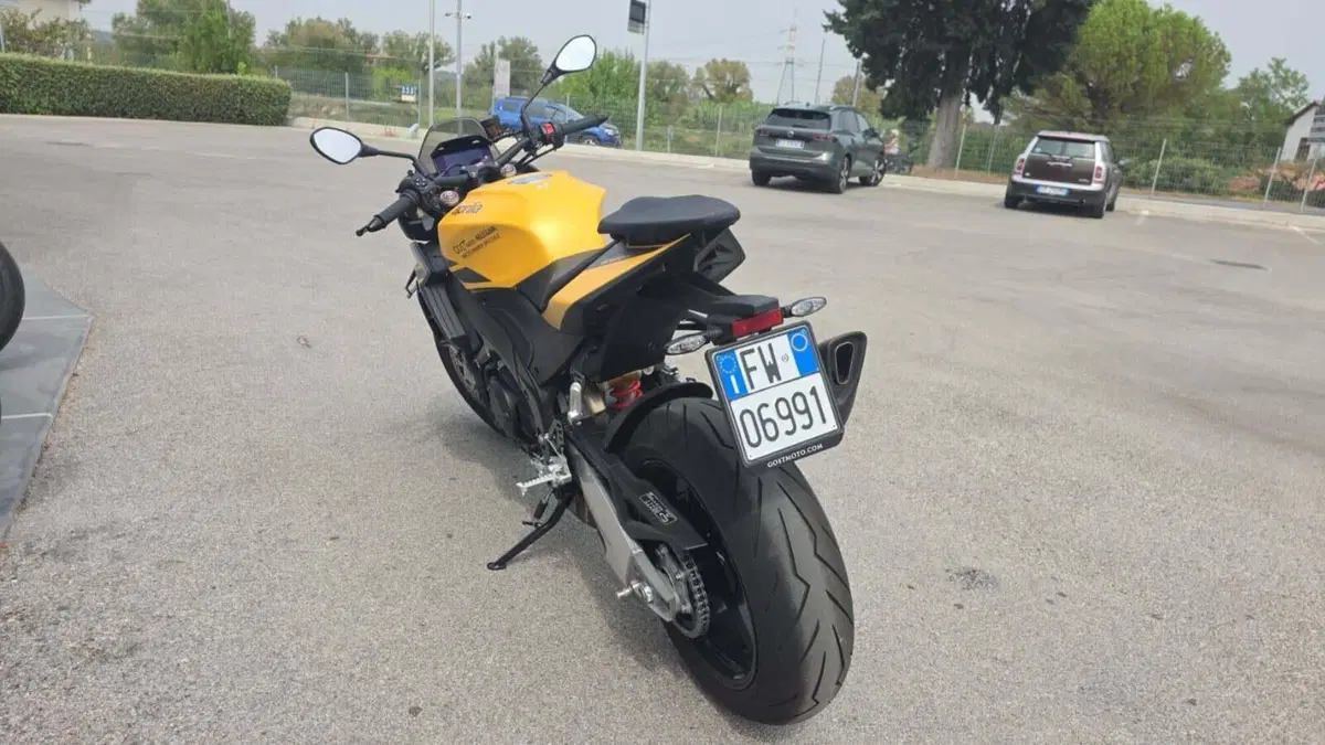 Aprilia Tuono V4 (2025 - 26) (2)