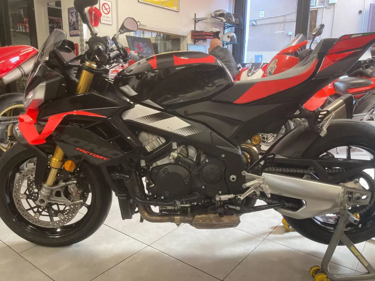 Aprilia Tuono V4 Factory (2025 - 26) (6)