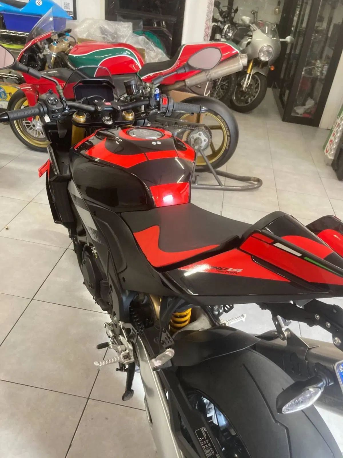 Aprilia Tuono V4 Factory (2025 - 26) (7)